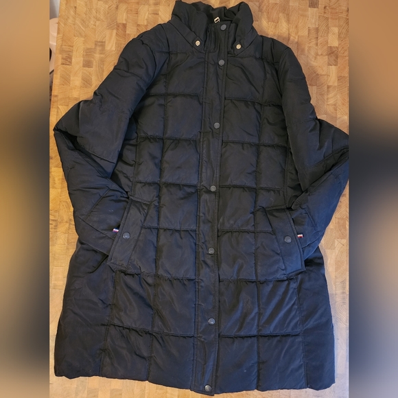 Tommy Hilfiger Jackets & Blazers - ❄️🌡❄️Tommy Hilfiger mid length puffer coat size XL Winter ❄️ Snow ❄️ Warm coat!